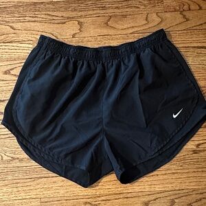 Women’s Nike Tempo running shorts, size XL